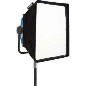 Softbox ARRI DoPchoice SNAPBAG para SkyPanel S30, negro y blanco, montado en soporte.