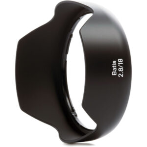 Parasol negro ZEISS Batis 2.8/18 para lentes de cámara, vista frontal.