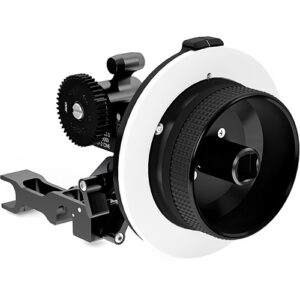 Seguidor de foco ARRI MFF-2 negro con anillo blanco, ideal para lentes de cine profesional.