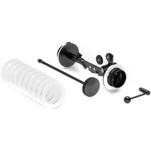 Set de follow focus ARRI FF-5 Cine Pro en negro, con discos, engranajes y manivela.