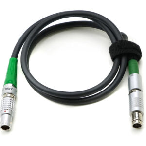 Cable ARRI CLM-3 negro con conectores plateados y verdes.