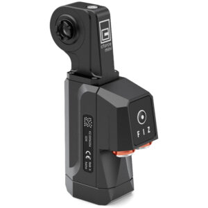 Unidad ARRI cforce mini negra con detalle FIZ y logo CE, vista en ángulo para uso profesional