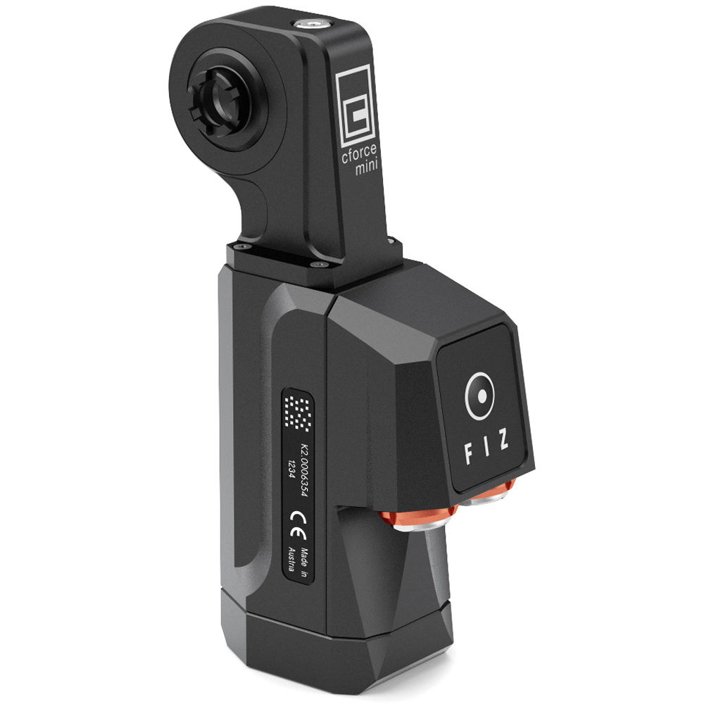 Unidad ARRI cforce mini negra con detalle FIZ y logo CE, vista en ángulo para uso profesional