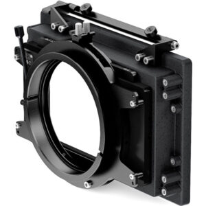 ARRI Mini Matte Box MMB-2 negro, con sistema de abrazadera y filtros, visto en ángulo frontal detallado.