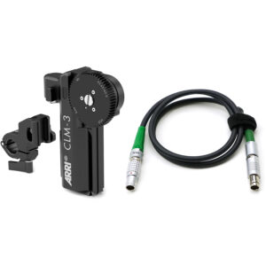 Motor ARRI CLM-3 negro, engranaje, soporte y cable con conectores plateados.