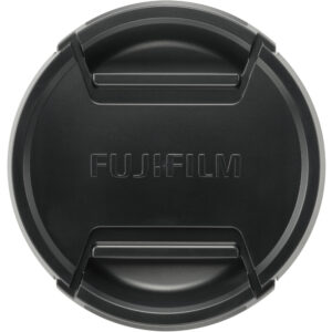 Tapa de lente frontal FUJIFILM de 82 mm en color negro con logo grabado.