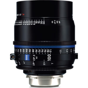 Lente prime compacto ZEISS CP.3 XD 100mm T2.1 con marcas de enfoque en pies y metros, montura PL.