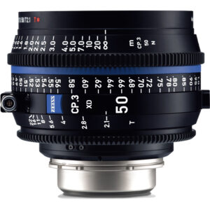 Lente prime ZEISS CP.3 XD 50mm T2.1 con marcas de enfoque y diafragma, montura PL.