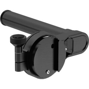 Tubo transversal ARRI negro con abrazadera ajustable y tornillo de sujeción para accesorios de cámara.