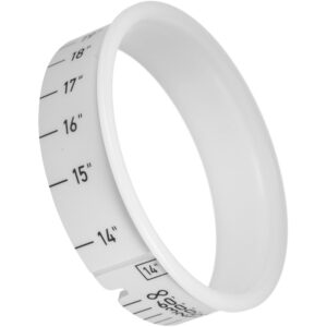 Anillo blanco ARRI con marcas de enfoque premarcadas de 14" a 18" para lentes de cámara.