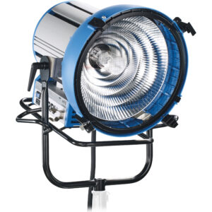 Cabezal HMI ARRI M90 azul con reflector plateado y soporte metálico negro.