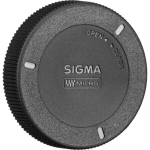 Tapa de lente trasera Sigma LCR II gris con textura, para Micro Four Thirds, con indicador de apertura y cierre.