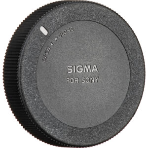 Tapa de lente trasera Sigma LCR II para Sony, negra, texturizada, con indicaciones de apertura y cierre.