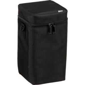 Estuche negro para lentes Sigma 50-100 mm f/1.8 DC HSM, con logo y cierre de cremallera.