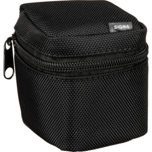 Estuche negro Sigma para teleconvertidor 1.4x TC-1401, con cremallera y logo de marca.