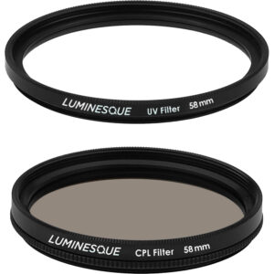 Dos filtros circulares para lente, uno UV y otro CPL, ambos de 58 mm con marco negro.